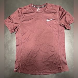 Nike Dri-FIT Tee in Maroon
